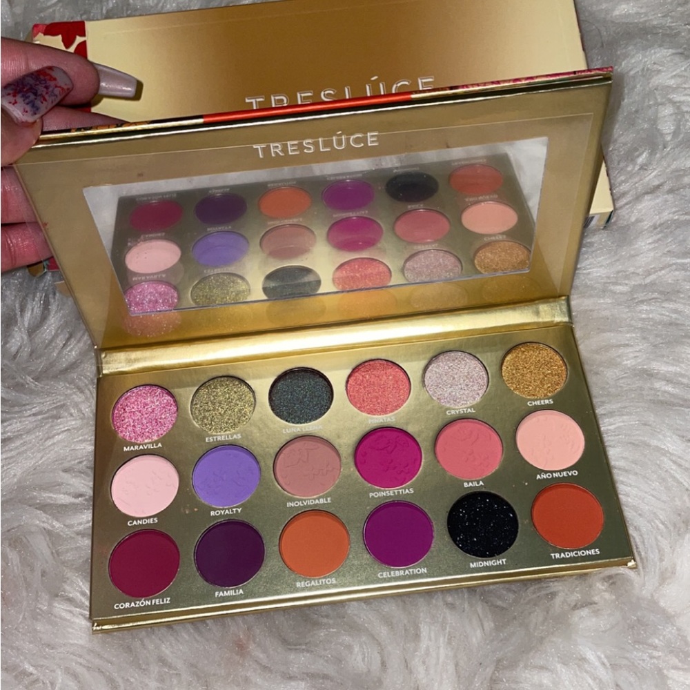 Eyeshadow palette